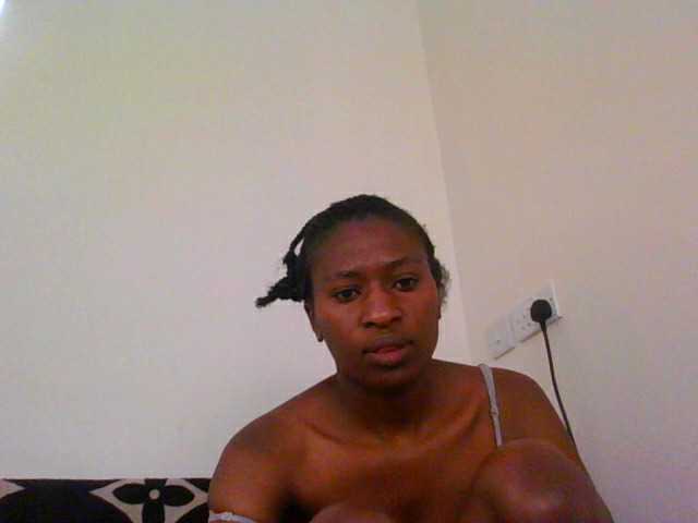 prettiegurlshanie live webcam show
