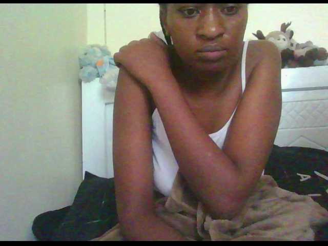 prettiegurlshanie live cam on BongaCams