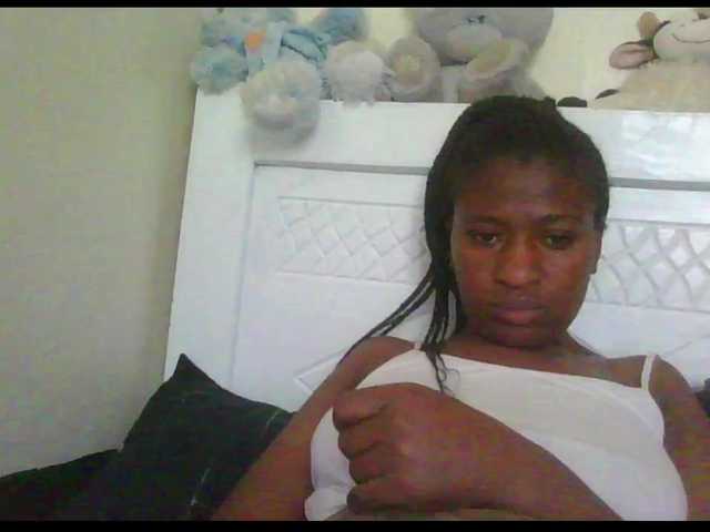 prettiegurlshanie live webcam show