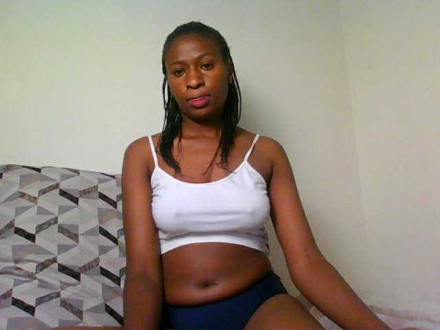 prettiegurlshanie live webcam show