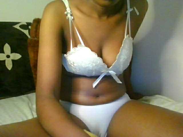 prettiegurlshanie live cam on BongaCams