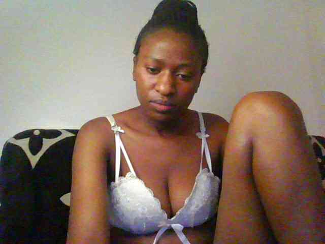 prettiegurlshanie webcam