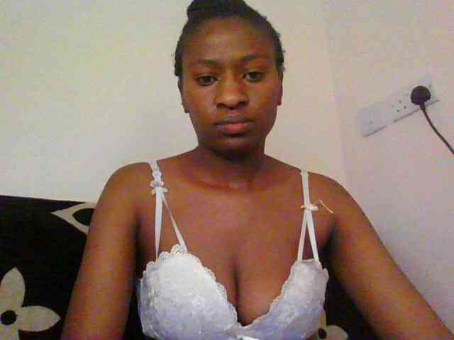 prettiegurlshanie webcam