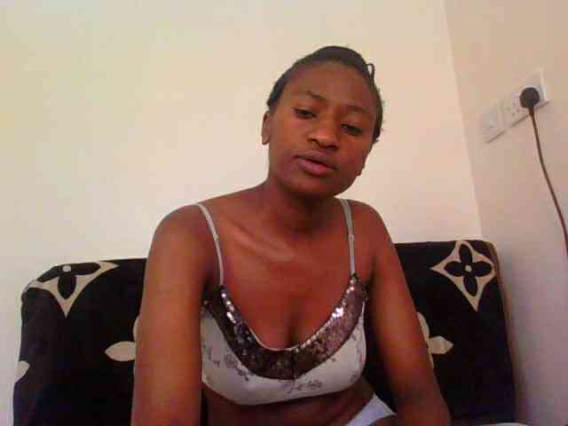 prettiegurlshanie webcam