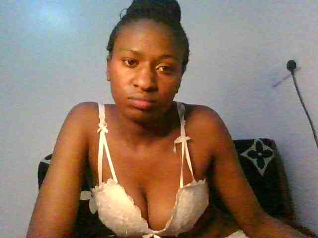 prettiegurlshanie webcam