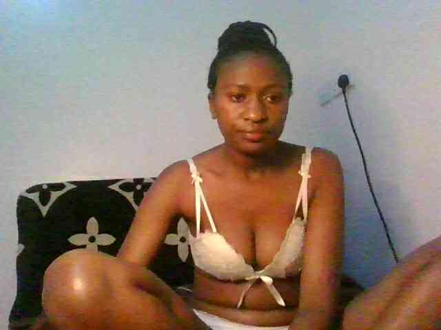 prettiegurlshanie webcam