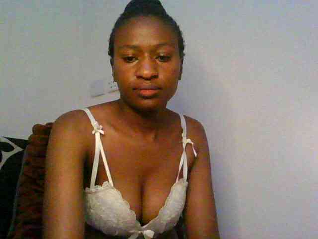 prettiegurlshanie webcam