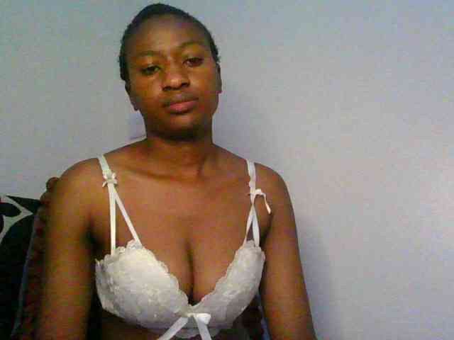 prettiegurlshanie webcam