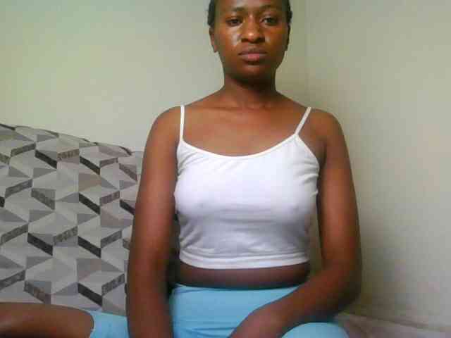 prettiegurlshanie webcam