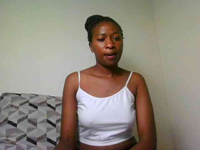 prettiegurlshanie webcam