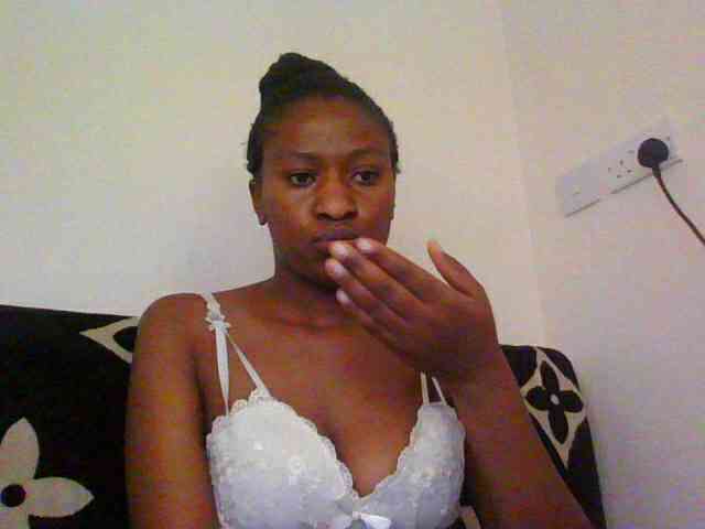 prettiegurlshanie webcam