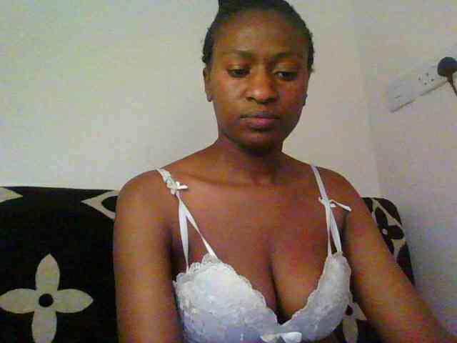 prettiegurlshanie webcam
