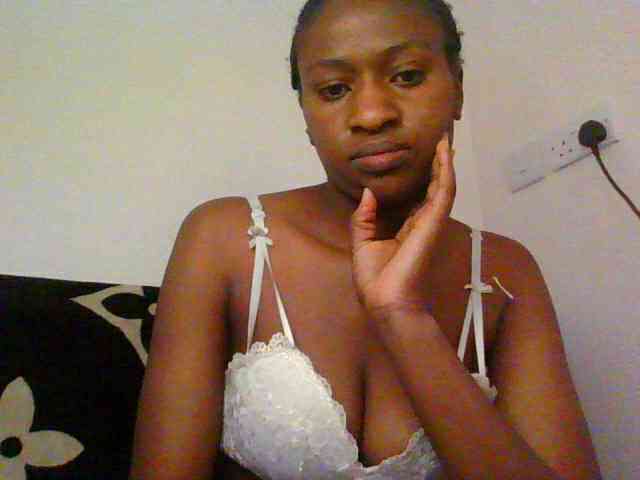 prettiegurlshanie webcam