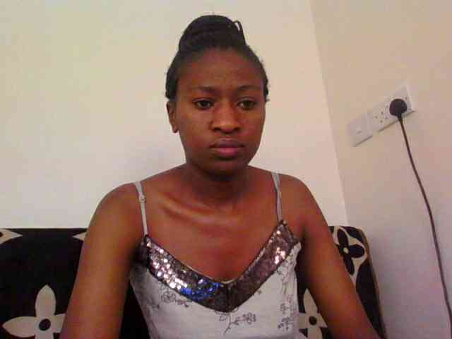 prettiegurlshanie webcam