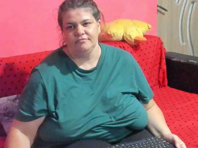 Ionysexylipspussy live cam on BongaCams