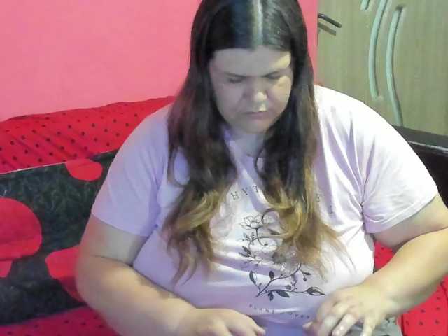 Ionysexylipspussy live webcam show
