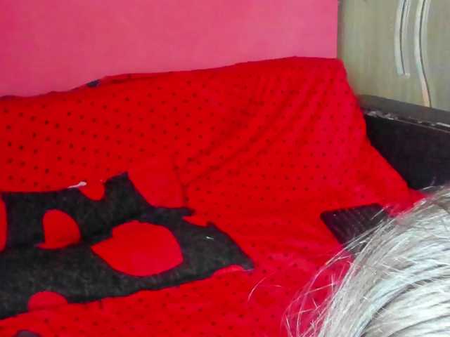 Ionysexylipspussy live cam on BongaCams
