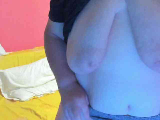 Ionysexylipspussy