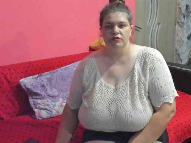 Ionysexylipspussy