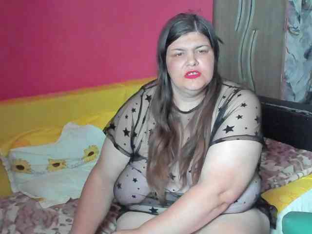 Ionysexylipspussy