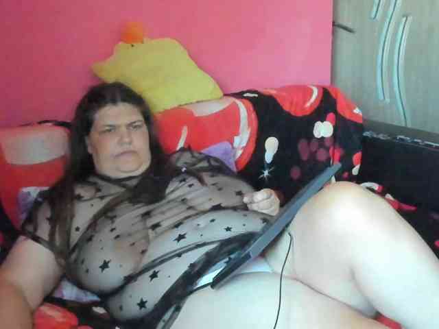 Ionysexylipspussy