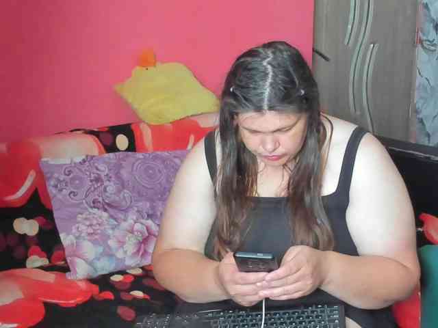 Ionysexylipspussy