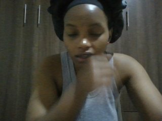 MidnightMuse-1's Live Webcam