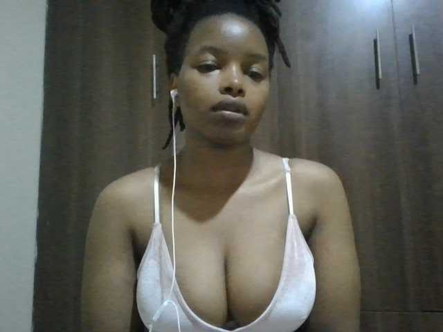 MidnightMuse-1 — live female cam
