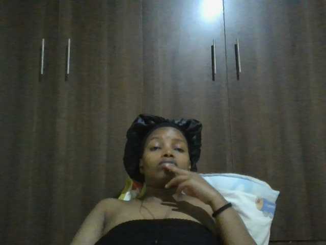 MidnightMuse-1 live cam on BongaCams