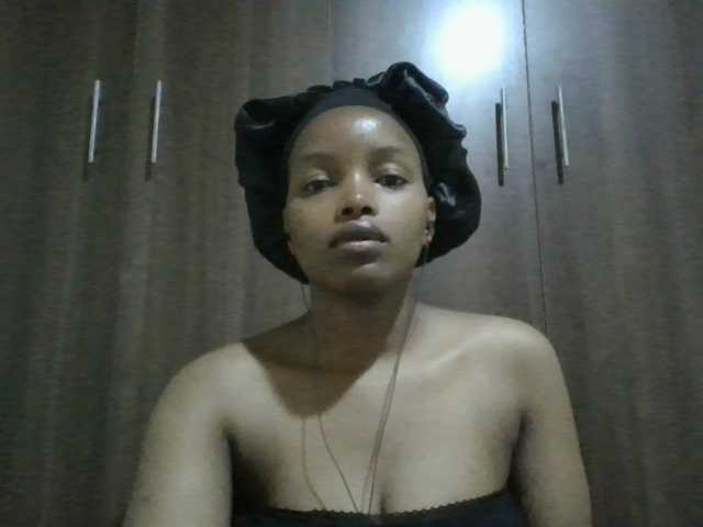 MidnightMuse-1, en directo ahora en BongaCams