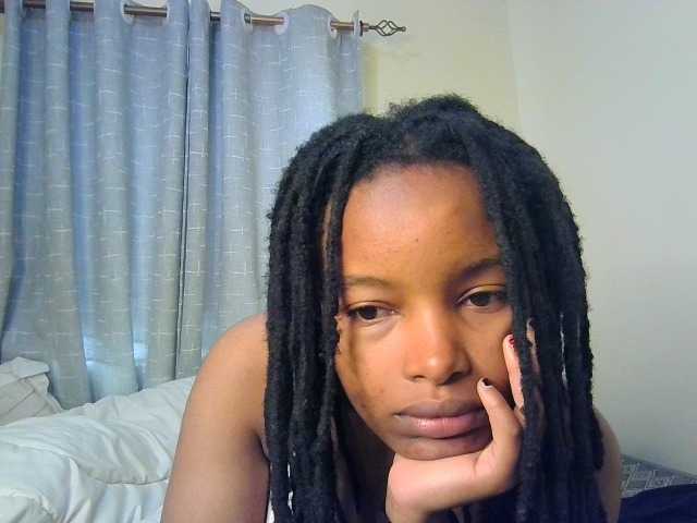 MidnightMuse-1 live cam on BongaCams