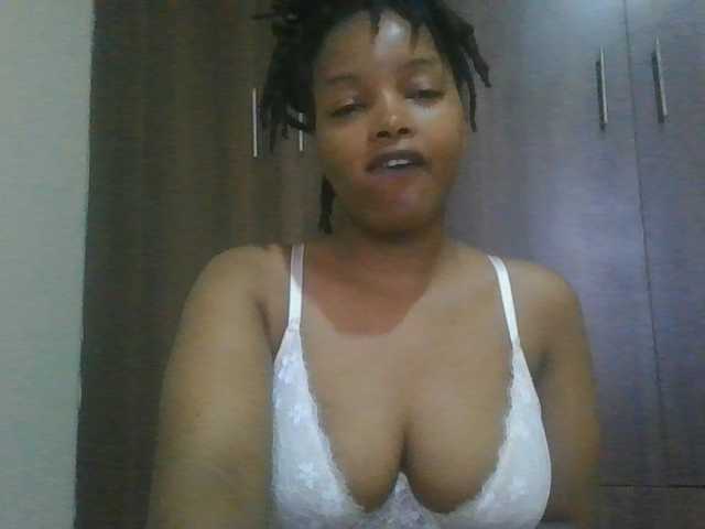 MidnightMuse-1 live cam on BongaCams