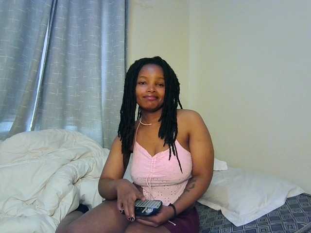 MidnightMuse-1 live cam on BongaCams