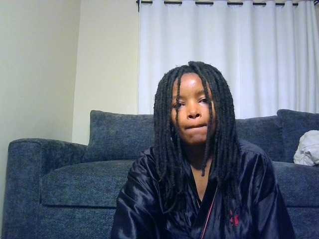 MidnightMuse-1 live cam on BongaCams