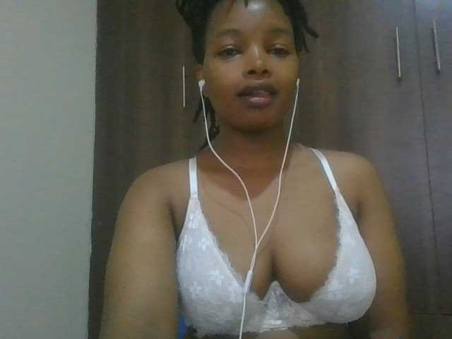 MidnightMuse-1 live cam on BongaCams
