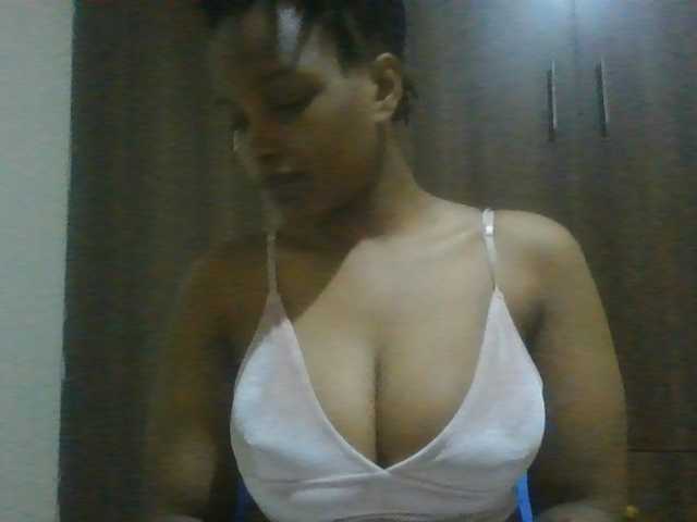 MidnightMuse-1 — live female cam