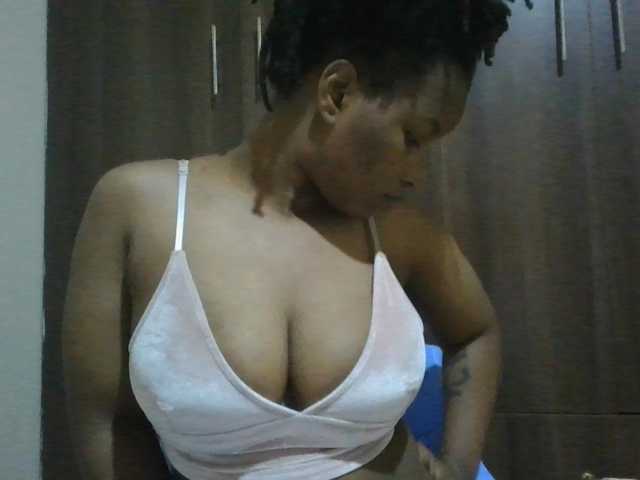 MidnightMuse-1 — live female cam