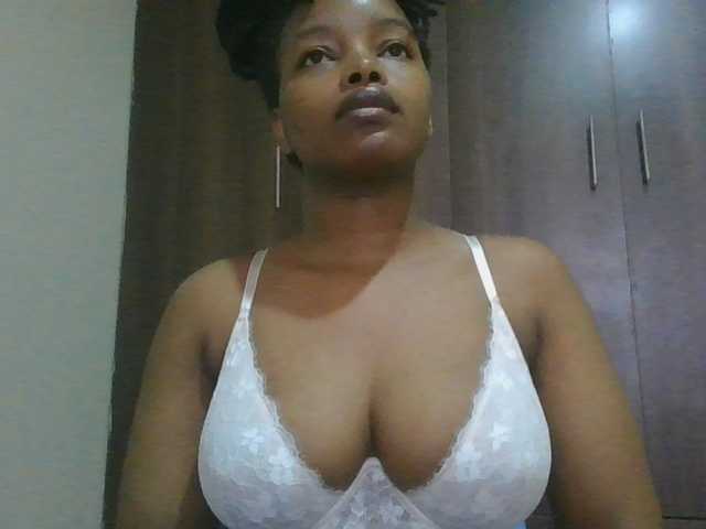 MidnightMuse-1 live cam on BongaCams