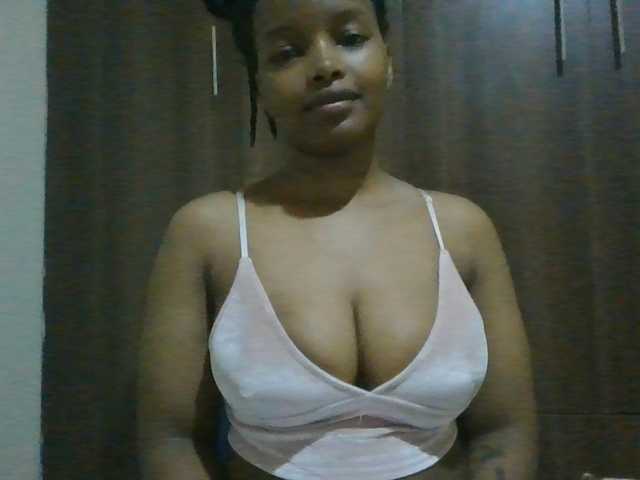 MidnightMuse-1 — live female cam