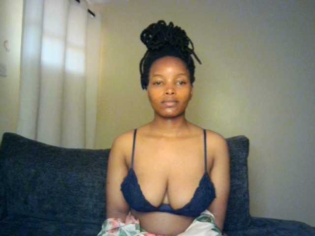 MidnightMuse-1 live cam on BongaCams