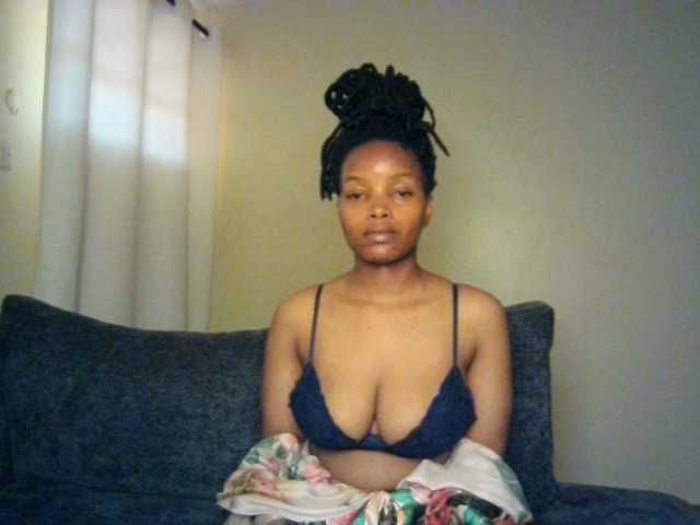 MidnightMuse-1 live cam on BongaCams