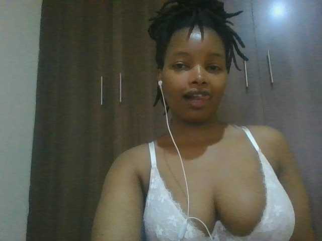 MidnightMuse-1 live cam on BongaCams
