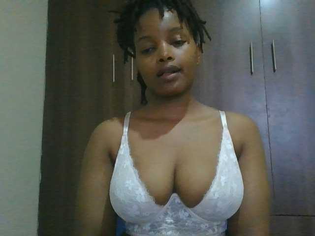 MidnightMuse-1 live cam on BongaCams