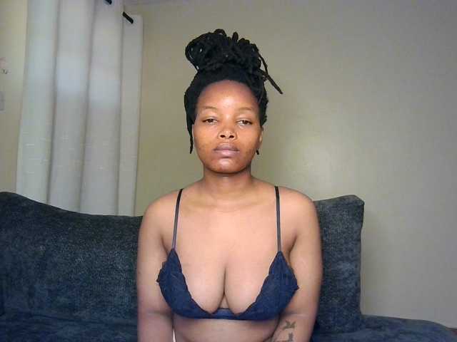 MidnightMuse-1 live cam on BongaCams