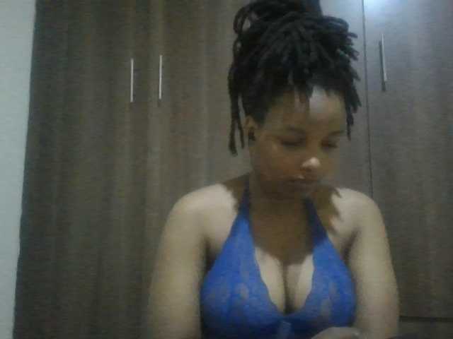 MidnightMuse-1 live cam on BongaCams