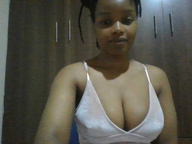 MidnightMuse-1 — live female cam