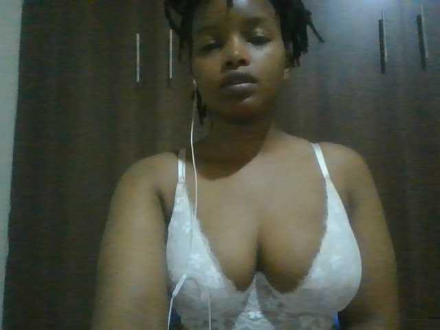 MidnightMuse-1 live cam on BongaCams