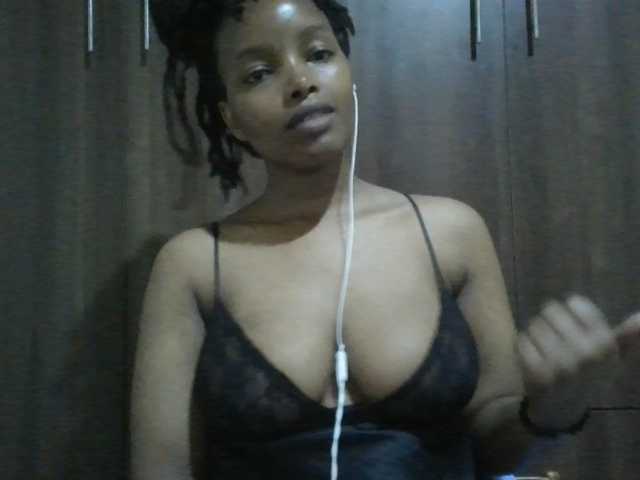 MidnightMuse-1 live cam on BongaCams