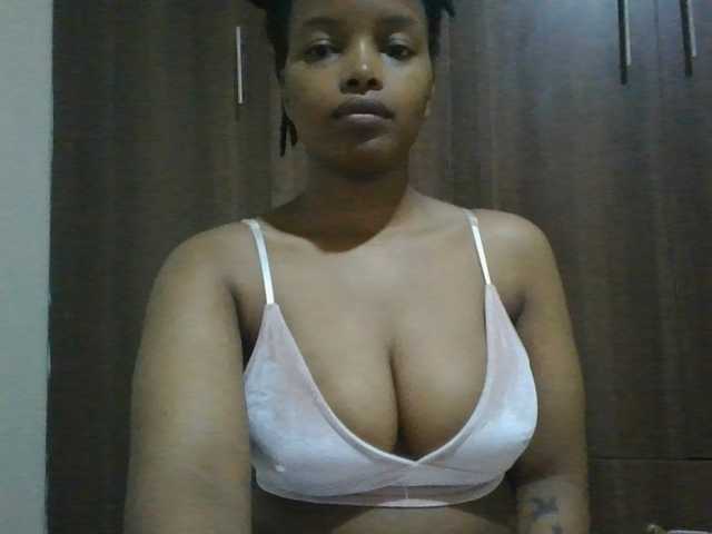 MidnightMuse-1 — live female cam