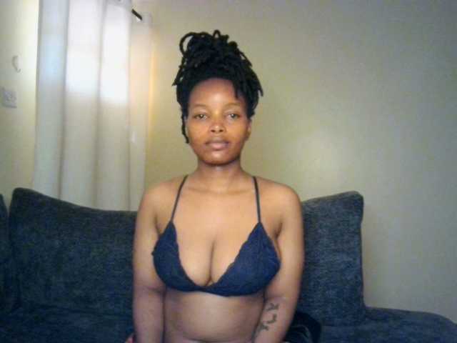 MidnightMuse-1 live cam on BongaCams
